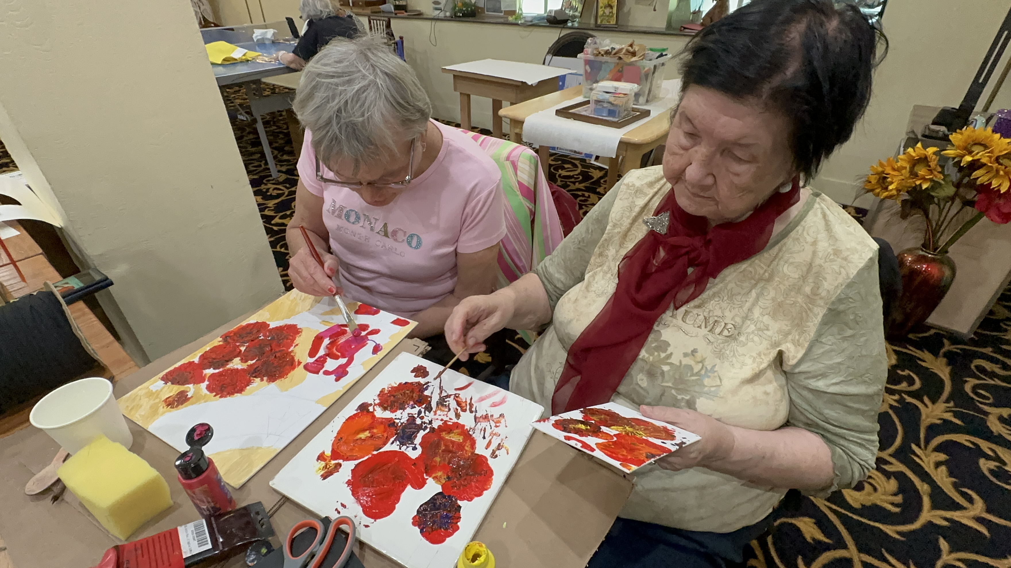 Art sessions with elderly participants