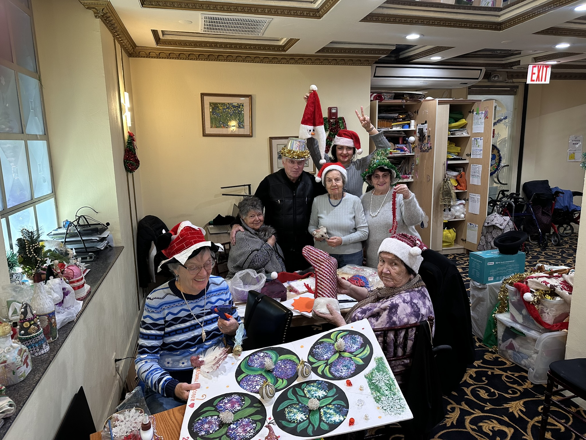 Art sessions with elderly participants