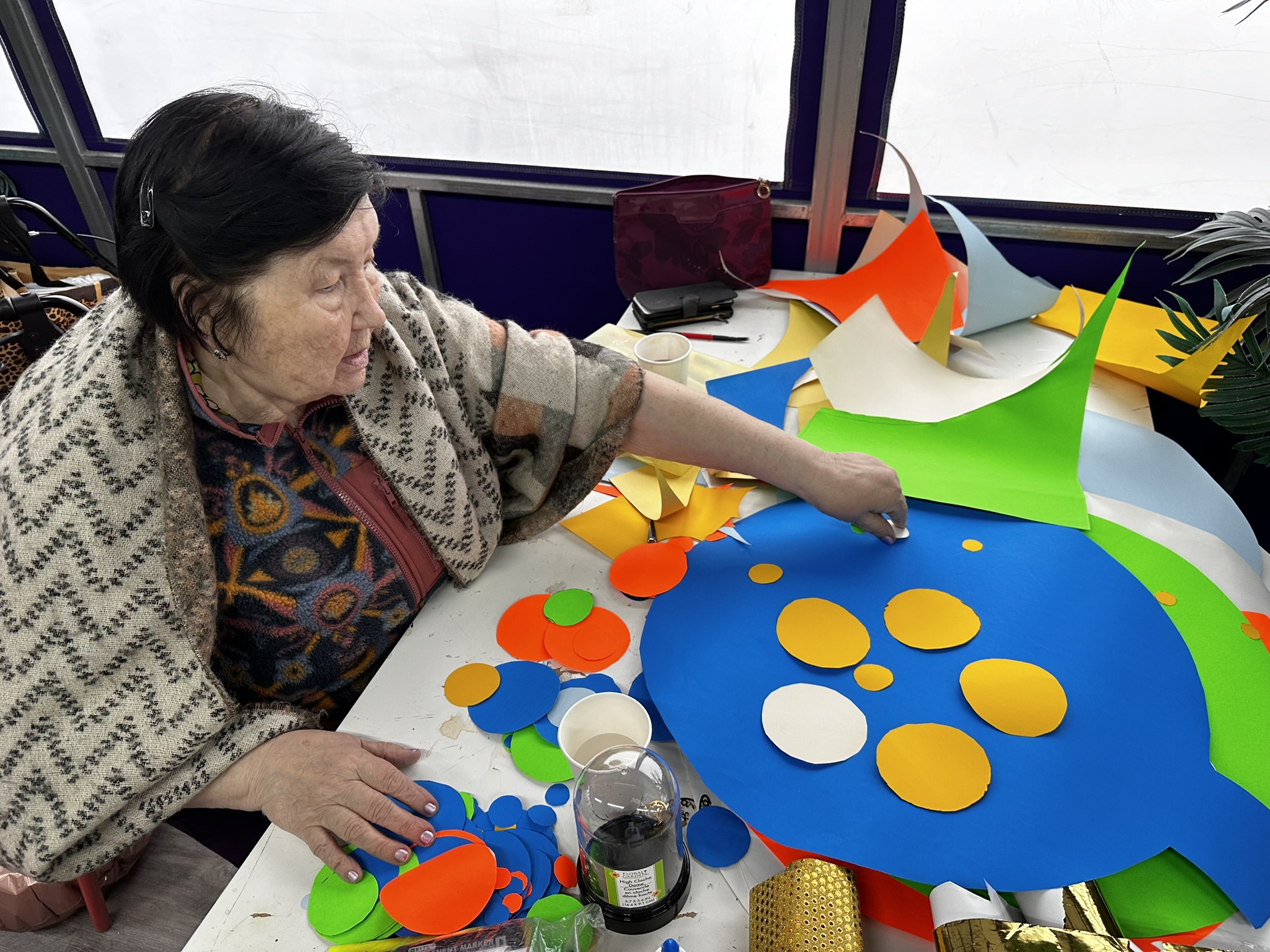 Art sessions with elderly participants