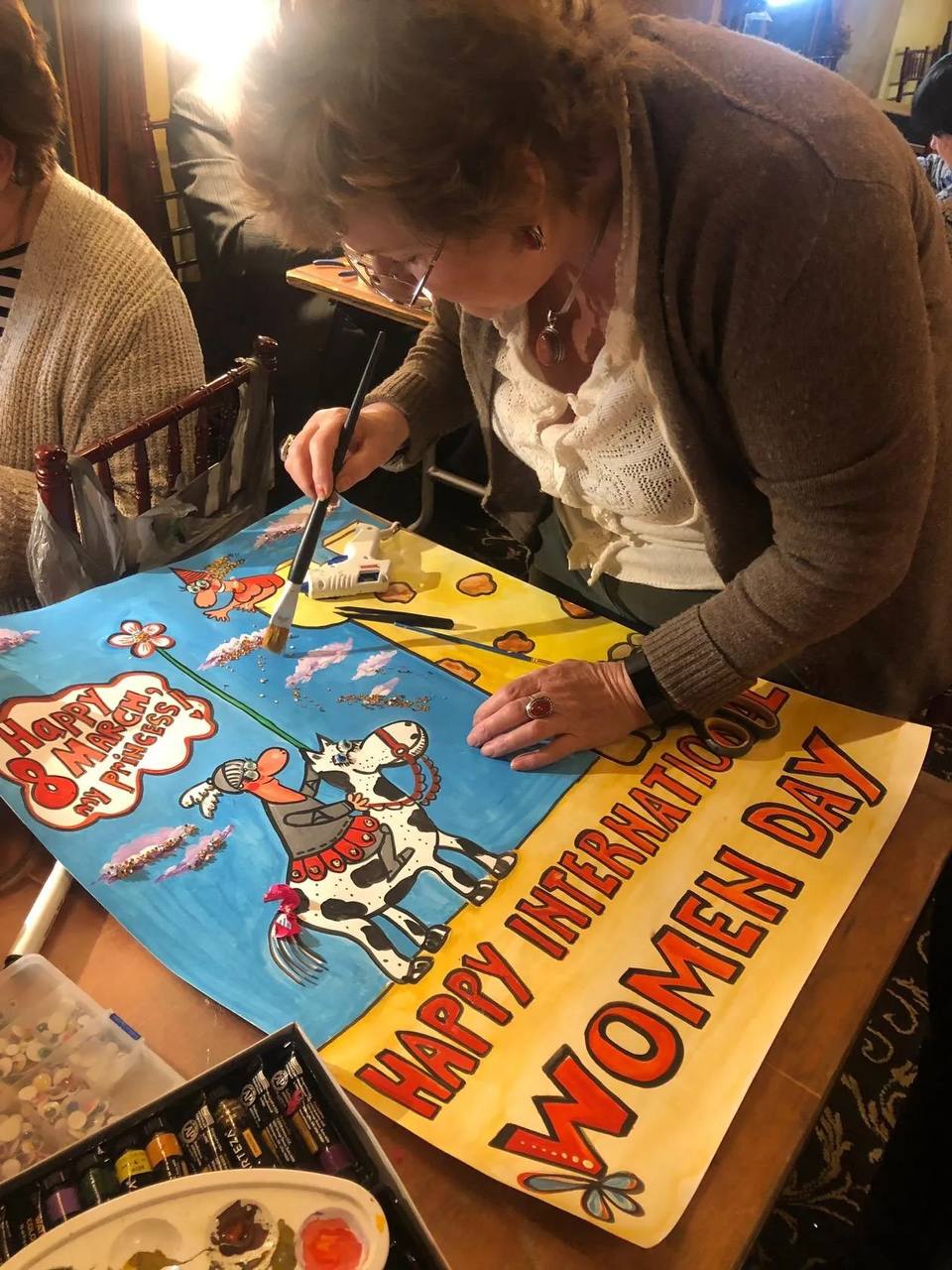 Art sessions with elderly participants